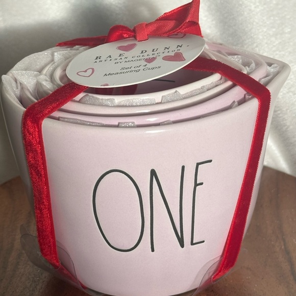 Rae Dunn PINK measuring cups with Heart Cut Out - Picture 2 of 6